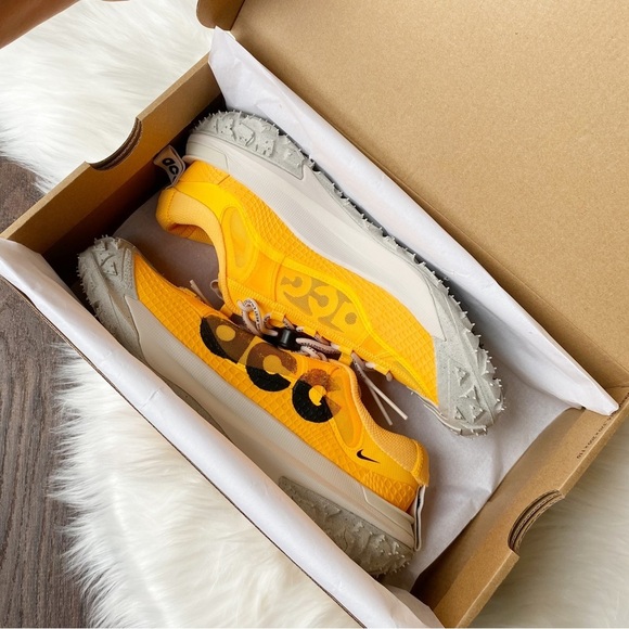 Nike ACG Mountain Fly Low 2 "Laser Orange" sneakers - Picture 9 of 11